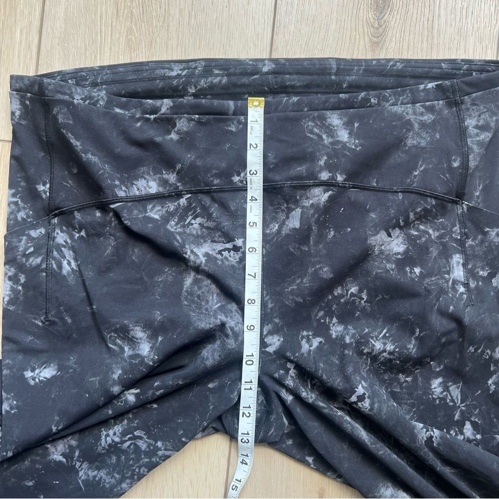 Lululemon Swift Speed High-Rise Crop 21" in Aquila Black Multi Size 20 - Picture 10 of 14